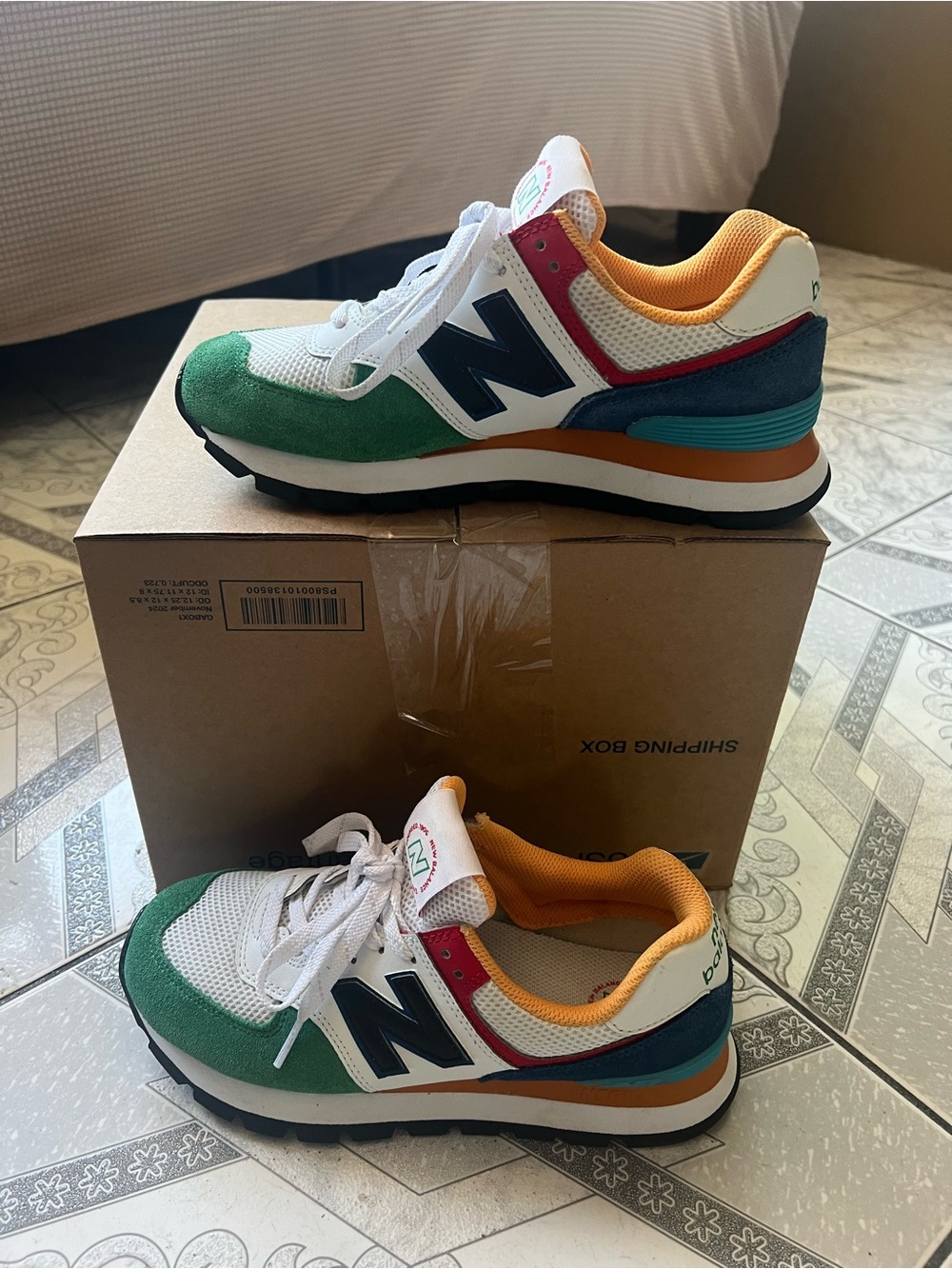 New Balance for men 6/5 orwom 8Multicolor Sneaker - Green/Blue/Orange/White - Picture 6 of 10